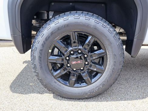 New 2026 GMC Sierra 3500 AT4 w/ AT4 Premium Plus Package AWD/4WD image 36
