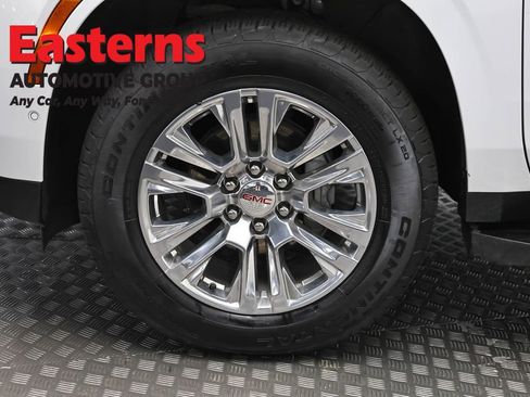 Used 2025 GMC Yukon XL Denali AWD/4WD image 35