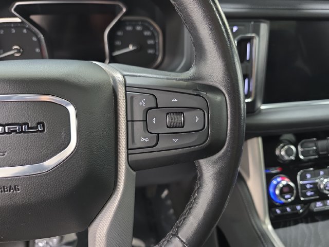 Used 2021 GMC Yukon Denali w/ Denali Premium Package AWD/4WD image 18