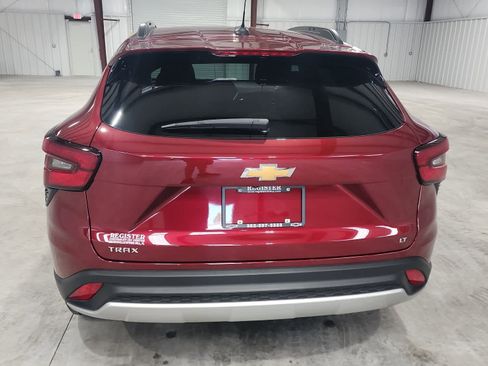 Used 2025 Chevrolet Trax LT image 4