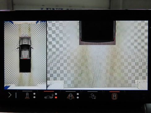 Used 2025 GMC Sierra 2500 SLT image 15