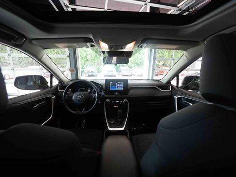 Used 2019 Toyota RAV4 XLE w/ Convenience Package AWD/4WD image 19