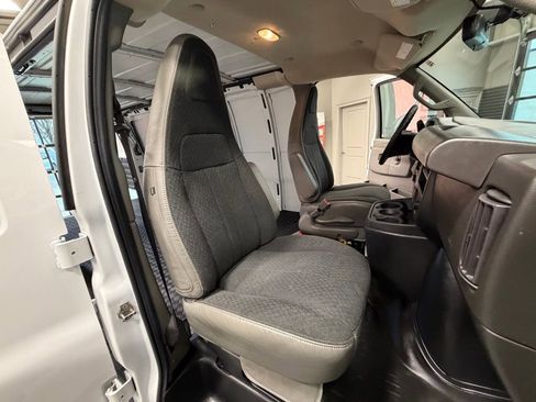 Used 2022 Chevrolet Express 2500 w/ Driver Convenience Package image 4