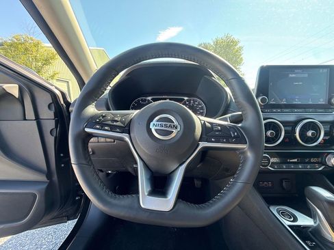 Used 2021 Nissan Sentra SV FWD image 36
