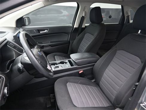 Used 2024 Ford Edge SE image 16