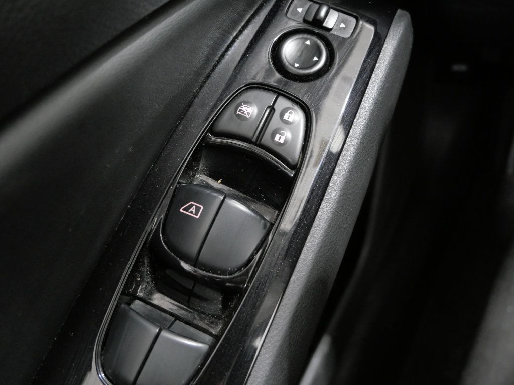 Used 2024 Nissan Altima 2.5 SR FWD image 13