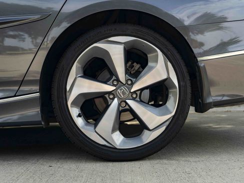 Used 2019 Honda Accord Touring image 15