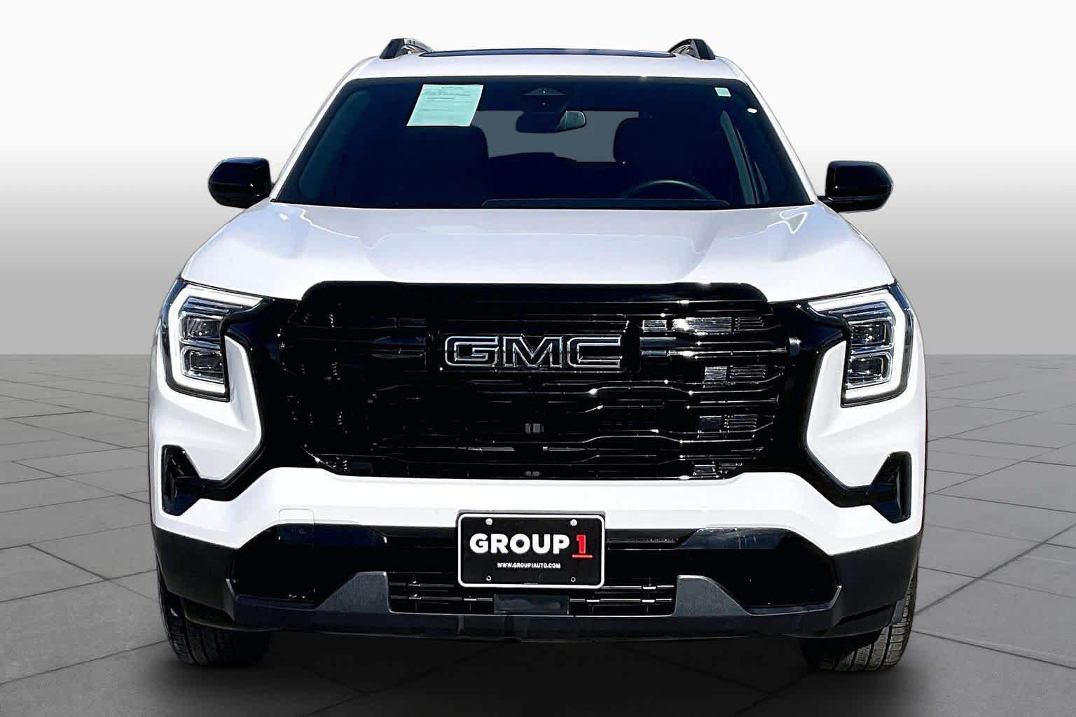 Used 2026 GMC Terrain Elevation w/ Elevation Premium Package FWD image 4