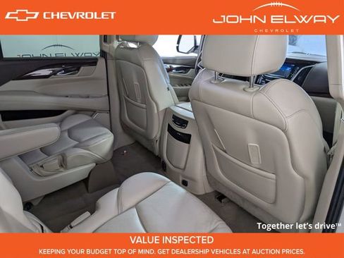 Used 2015 Cadillac Escalade ESV Luxury image 23