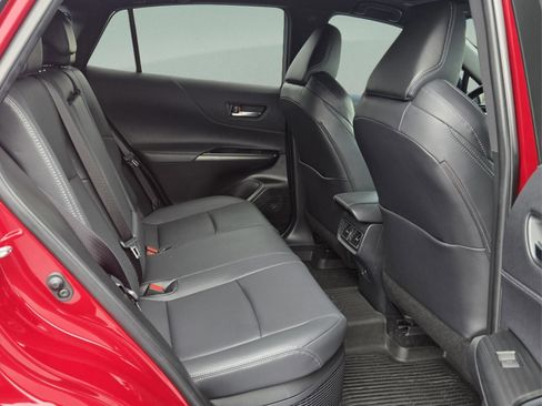 Used 2023 Toyota Venza Nightshade image 13