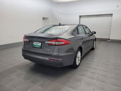 Used 2019 Ford Fusion SE FWD image 9