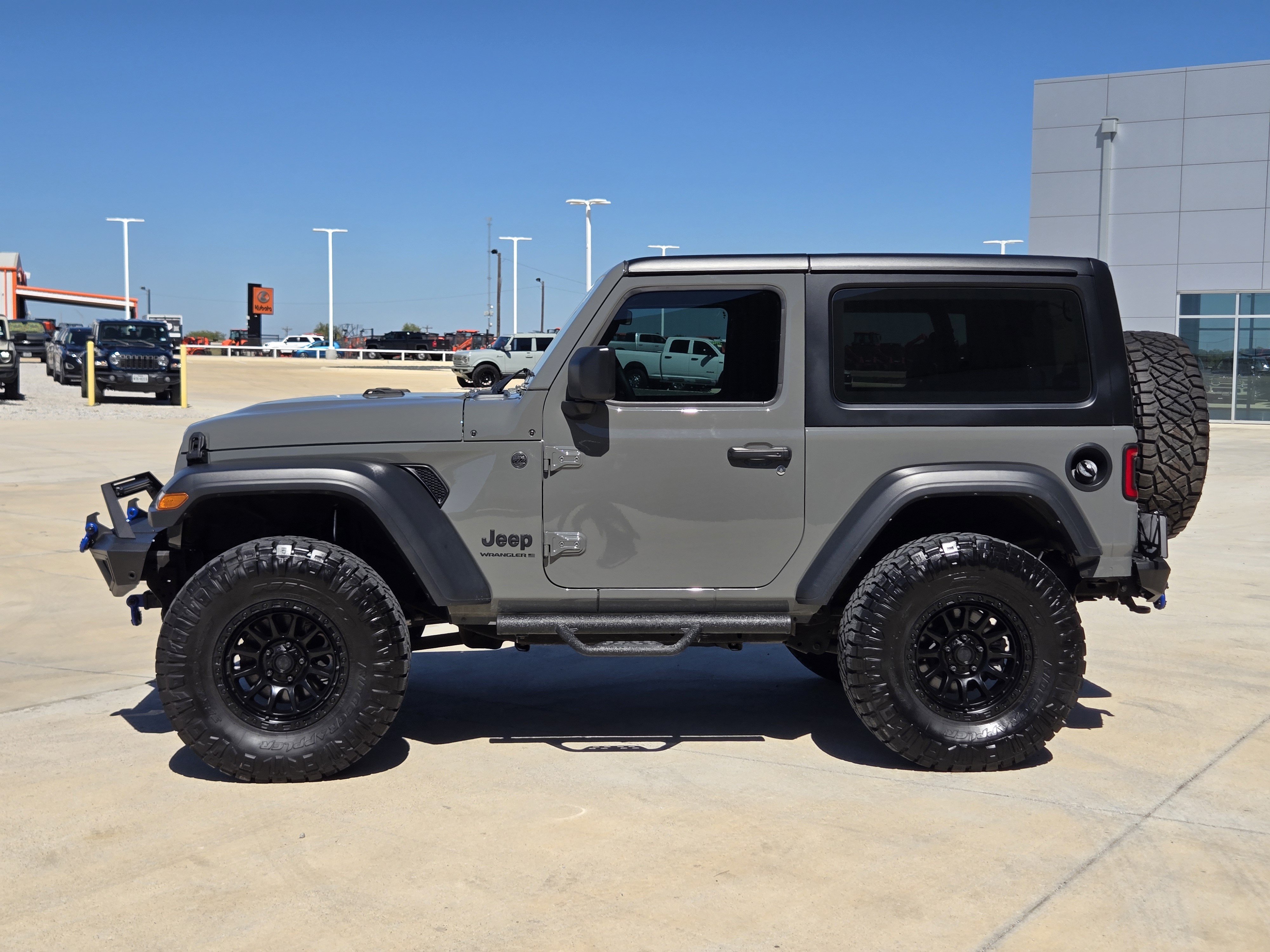 Used 2023 Jeep Wrangler Sport AWD/4WD image 5