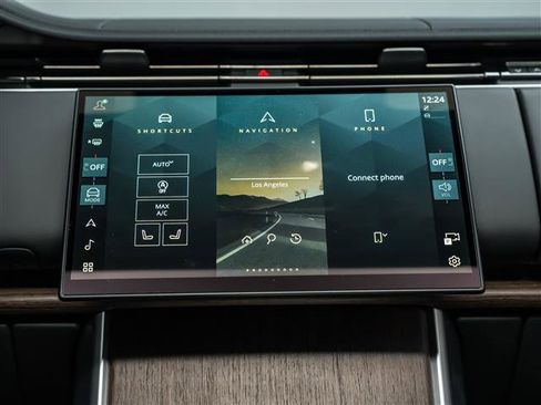 Used 2025 Land Rover Range Rover SE image 28