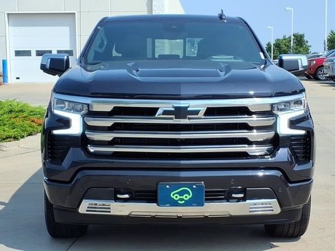 Used 2024 Chevrolet Silverado 1500 High Country w/ High Country Premium Package AWD/4WD image 2