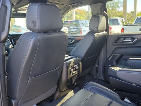 Certified 2025 GMC Yukon XL Denali image 15