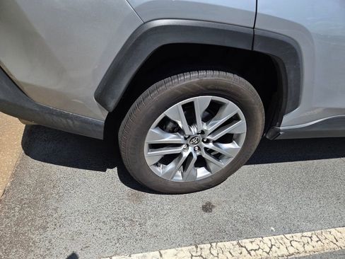 Used 2022 Toyota RAV4 XLE Premium FWD image 10