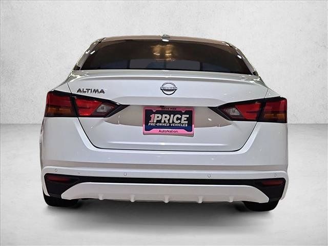 Used 2025 Nissan Altima 2.5 SV FWD image 6