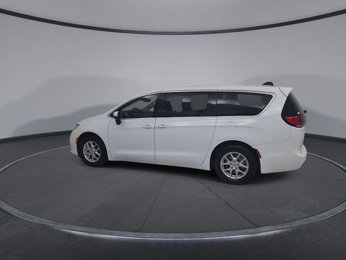 Certified 2023 Chrysler Pacifica Touring-L FWD image 12