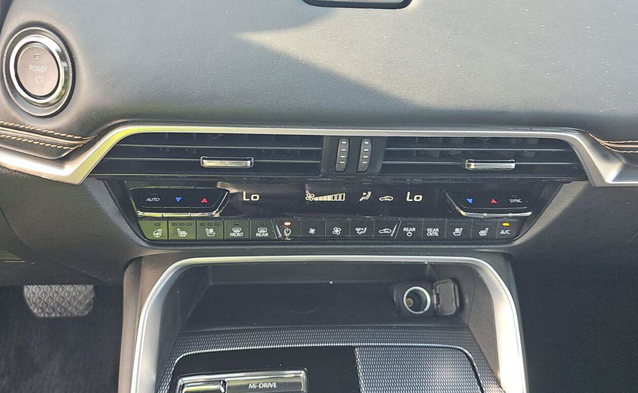 Used 2024 MAZDA CX-90 Plug-In Hybrid w/ Premium Plus AWD/4WD image 11