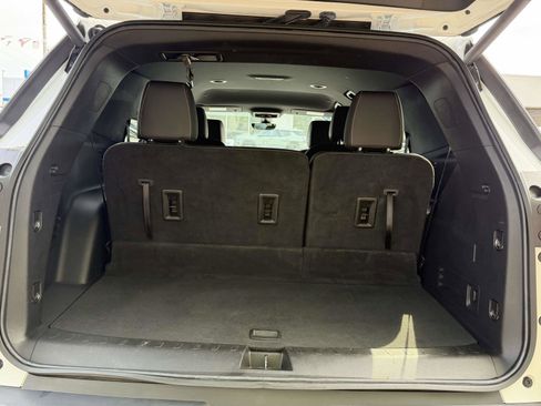 Certified 2023 Chevrolet Traverse LT w/ LT Premium Package AWD/4WD image 7