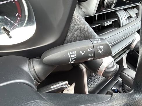 Used 2024 Toyota RAV4 LE AWD/4WD image 22