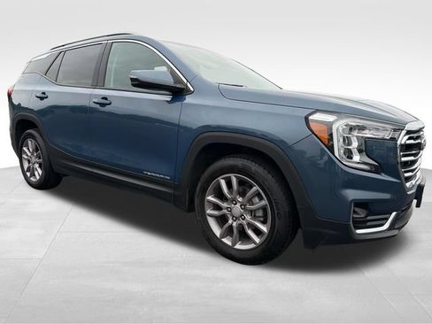 Used 2024 GMC Terrain SLT AWD/4WD image 9