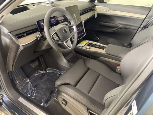 Used 2025 Volvo EX90 Ultra AWD/4WD image 16
