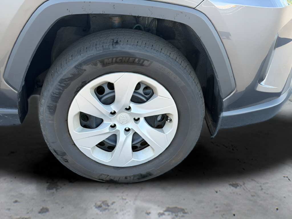 Used 2024 Toyota RAV4 LE AWD/4WD image 41