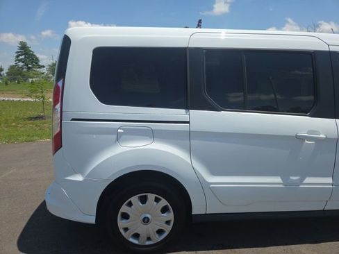 Used 2022 Ford Transit Connect XLT FWD image 8