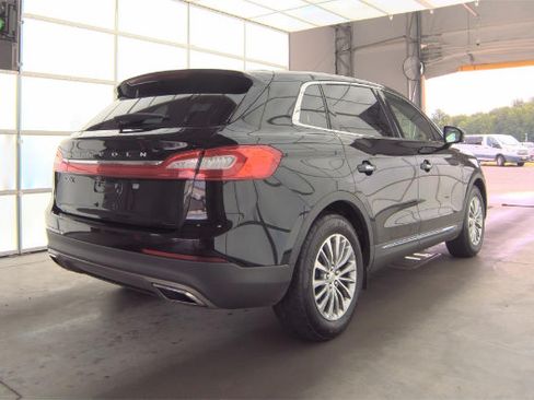 Used 2017 Lincoln MKX Select w/ Select Plus Package FWD image 3