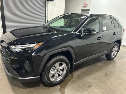 New 2025 Toyota RAV4 XLE image 6