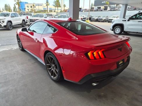 Used 2025 Ford Mustang Premium image 5