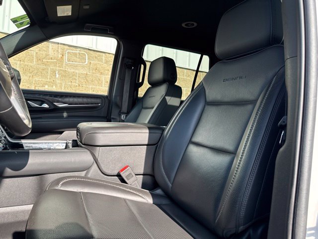 Used 2024 GMC Yukon Denali w/ LPO, Floor Liner Package AWD/4WD image 19