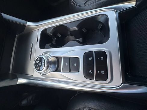 Used 2020 Ford Explorer XLT w/ Equipment Group 202A RWD image 22