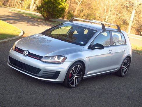 Used 2017 Volkswagen GTI Sport image 16