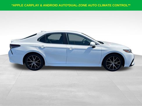 Used 2023 Toyota Camry SE FWD image 5