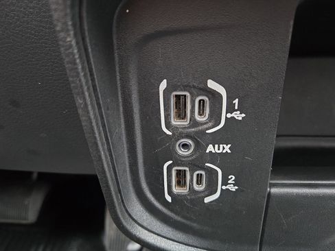 Used 2022 RAM 2500 Tradesman w/ Chrome Appearance Group image 14