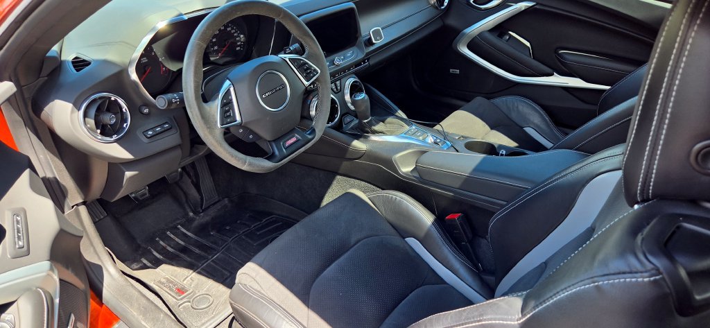 Used 2022 Chevrolet Camaro SS RWD image 3