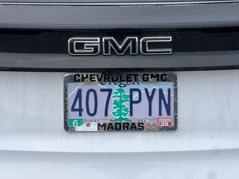 Used 2024 GMC Acadia Elevation image 47