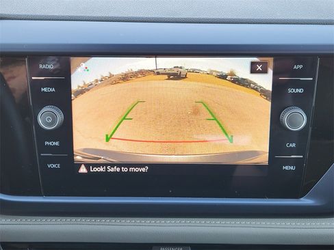 Used 2024 Volkswagen Taos SE image 20