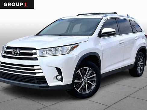 Used 2019 Toyota Highlander XLE image 1