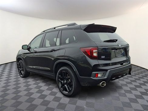 Used 2024 Honda Passport Black Edition image 7