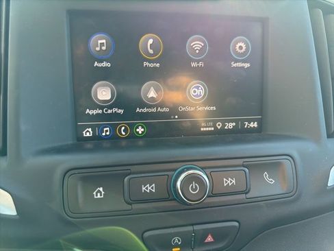 Used 2024 GMC Terrain SLE w/ Elevation Edition image 13