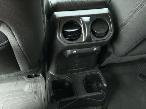 Used 2022 Jeep Gladiator Sport AWD/4WD image 21