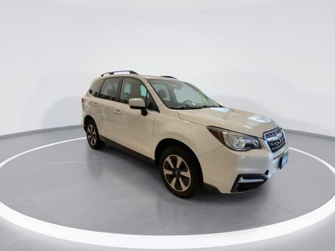 Used 2017 Subaru Forester 2.5i Limited AWD/4WD image 2