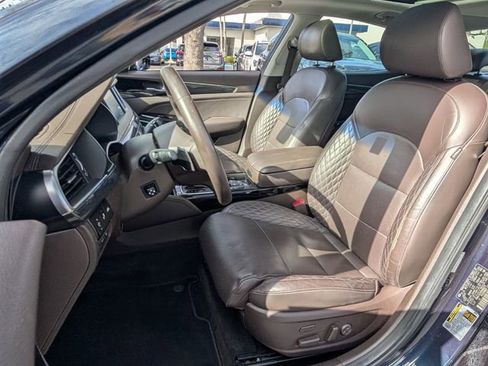 Used 2017 Kia Cadenza Limited w/ Paint Protection Package image 13