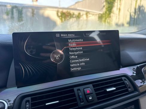 Used 2016 BMW 550i Sedan RWD image 33