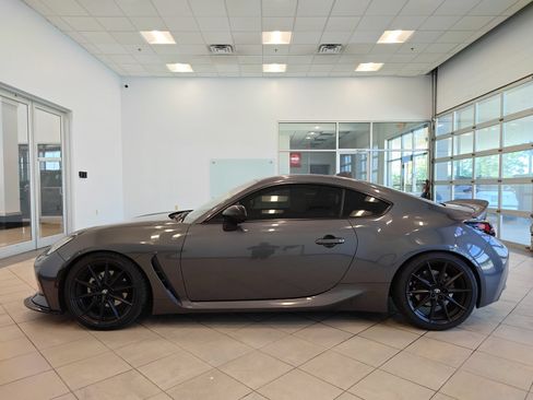 Used 2022 Toyota GR86 Premium w/ ALL Weather Mat Package (TMS) RWD image 6