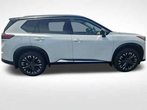 Certified 2024 Nissan Rogue Platinum FWD image 5