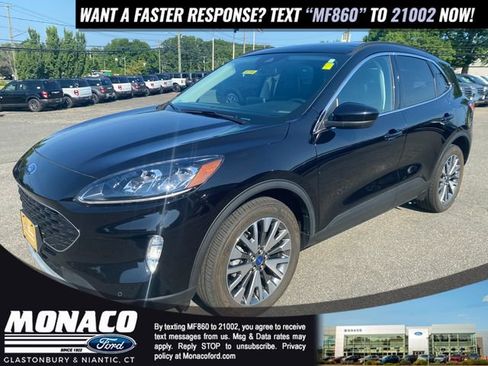 Certified 2022 Ford Escape Titanium w/ Class II Trailer Tow Package AWD/4WD image 4